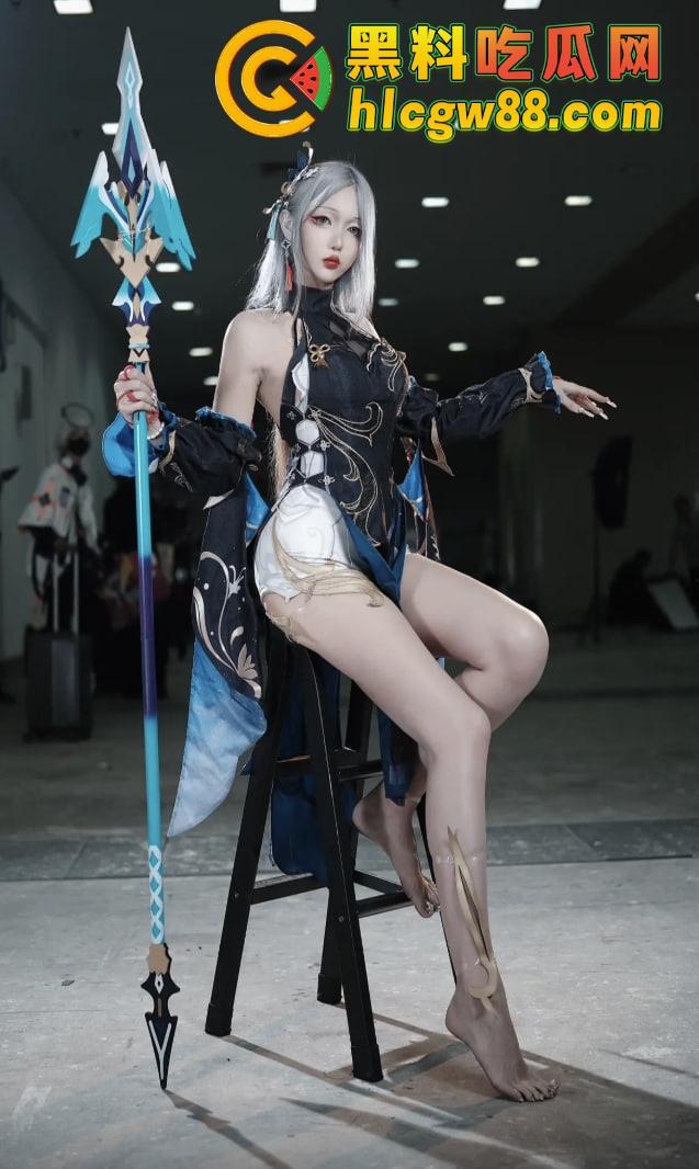 深圳车展『宫梦儿』靠露逼毛一天涨粉1万，车模个个会玩大秀骚操作质量逆天，这个行业真是卷疯了！-9