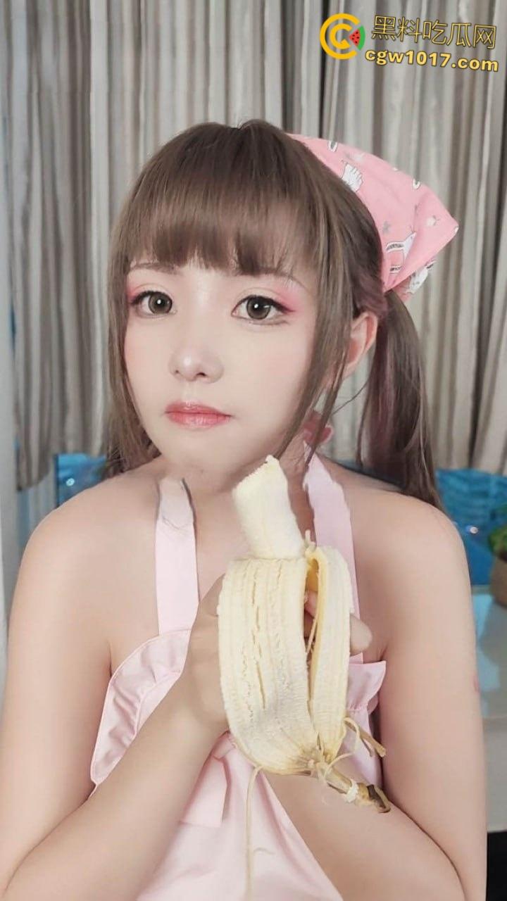 极品COS福利姬【喵小吉】半透套装写真，甜心女仆护士嫩穴美乳透春光，娇嫩身躯诱惑拉满！-3