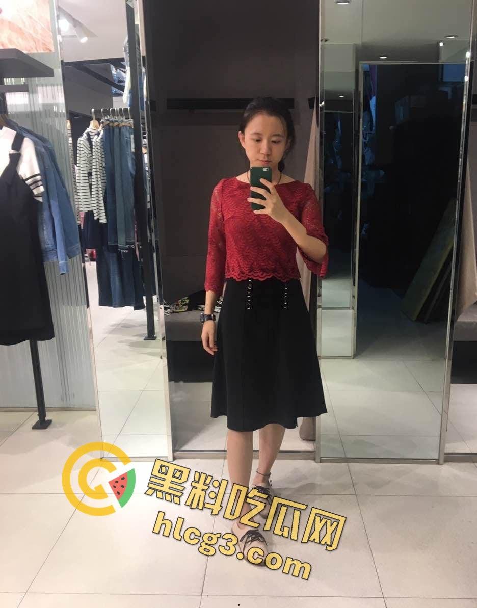 02年小母狗惊现奇葩操作!一边打王者一边被炮友操,团战输了男友还掉星,真是尴尬到家!-5