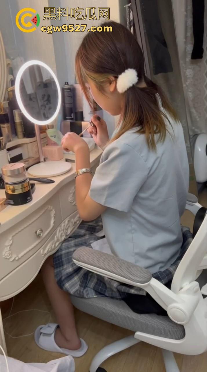 咱就是说能吃上这么极品的清纯萝莉，全靠我马嘉祺哥哥！个人骚舞把迷妹性欲都勾出来了，得不到哥哥就随便找个屌！-4