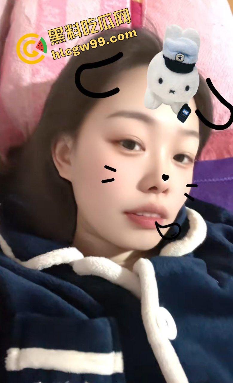 瓜友独家投稿曝光流出!偷拍亲生姐姐用迷药将其迷倒,扒开内裤观赏骚逼!-2