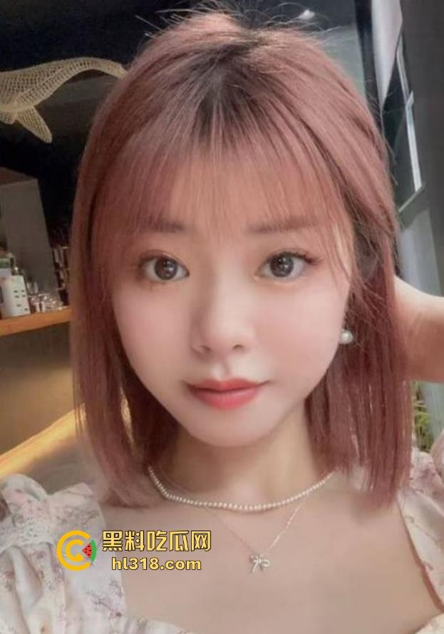 趁着家里没人,终于可以跟嫂子翻云覆雨一番,满足这饥渴已久的小骚货,高潮过后竟主动要求吞精!-2