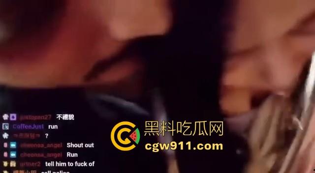 性感可爱外网主播街头直播遭遇印度哥们性骚扰！在地铁狂揉狂摸，这要是在他老家直接无套内射了！-8