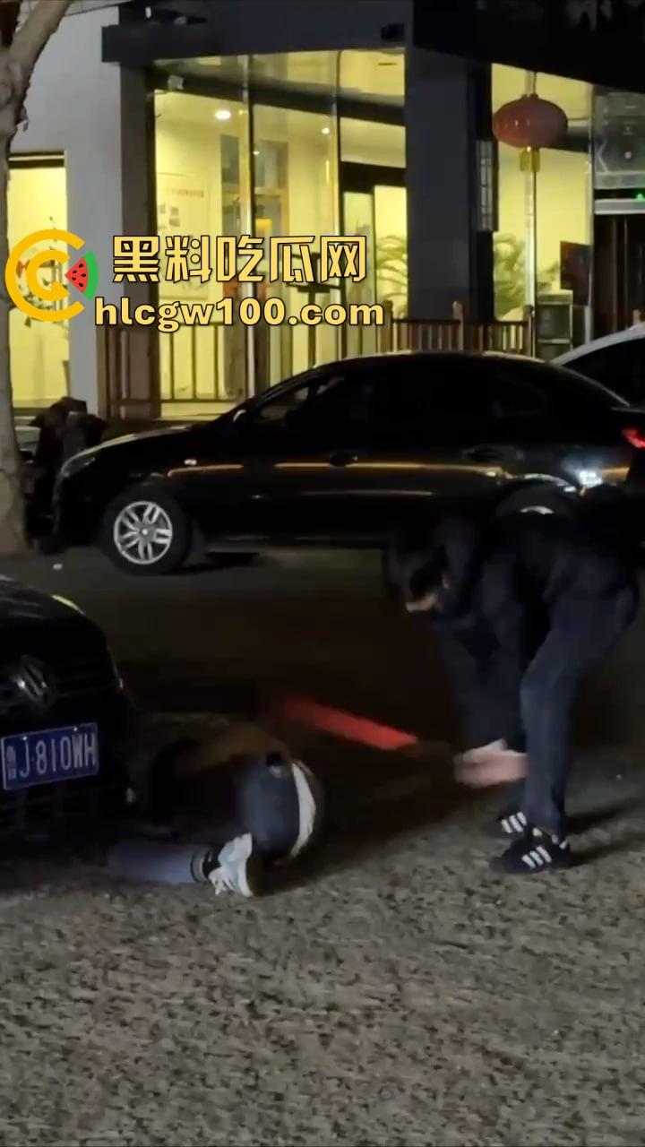 山东泰安，小伙下手没轻重，把人当作畜生打！棒球棍梆梆一顿凿，估计凶多吉少了-4