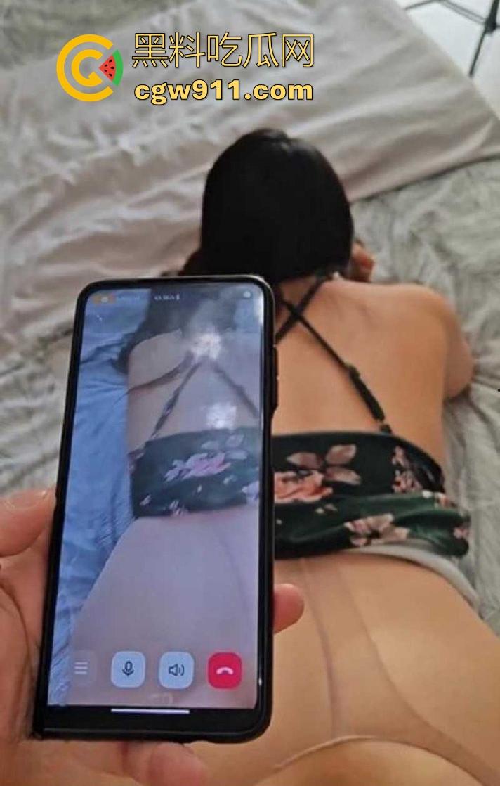 给网友直播暴操穿旗袍的嫂子，性感大奶陪肉丝，花式打桩猛插，内射后爽到兄弟直喊嫂子老婆！-7