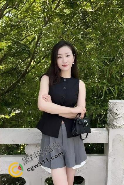 海角乱伦大神与嫂子的激情夜！嫂子洗完澡后排卵发情，疯狂求操浓精内射，全程浪叫骚话超多！-2