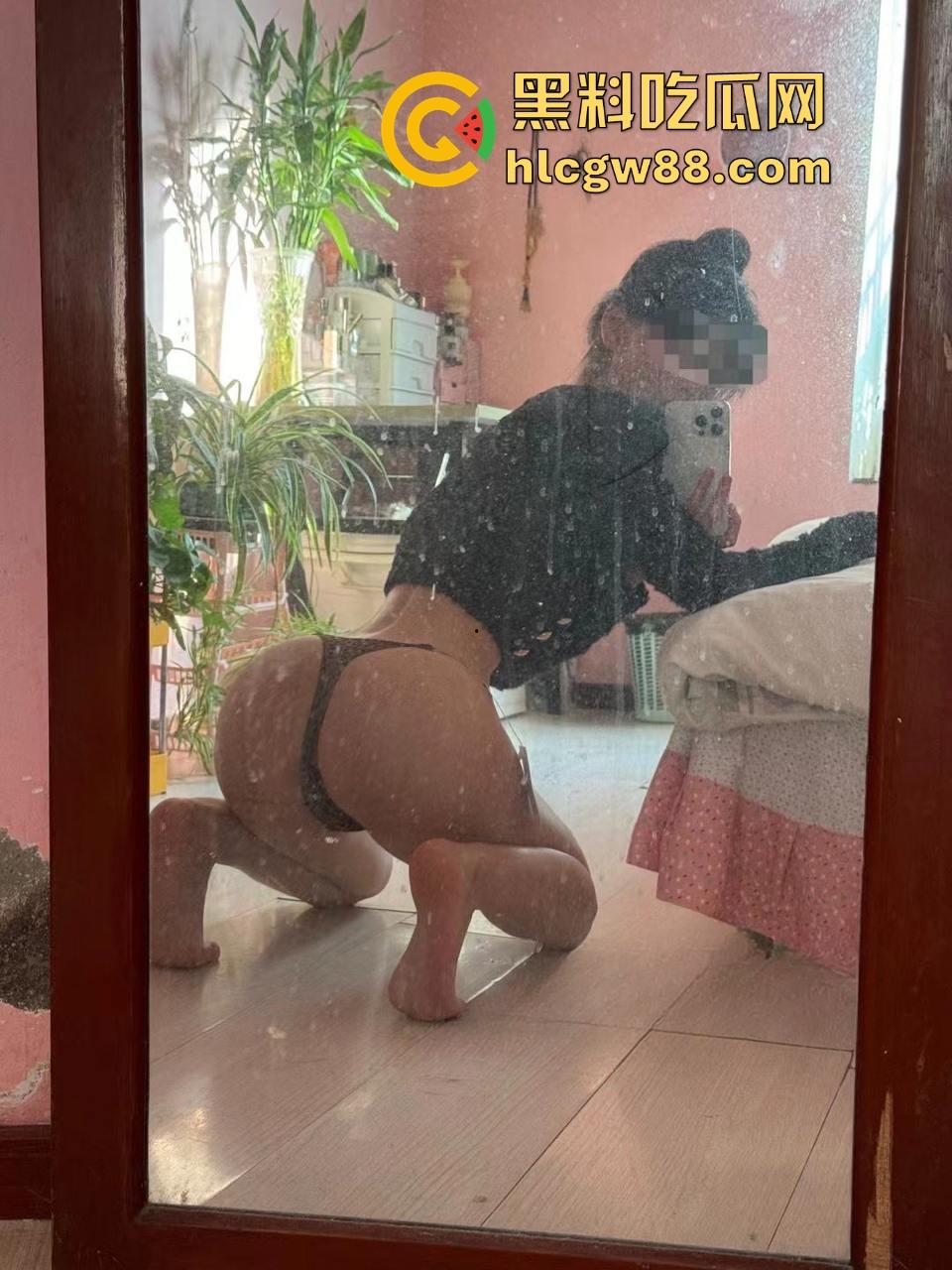 苏州大学校花级学妹『谢赛雅』竟是外围福利姬，私下淫得不行，大尺度福利影片狂吸金，金主专享空降服务！-13