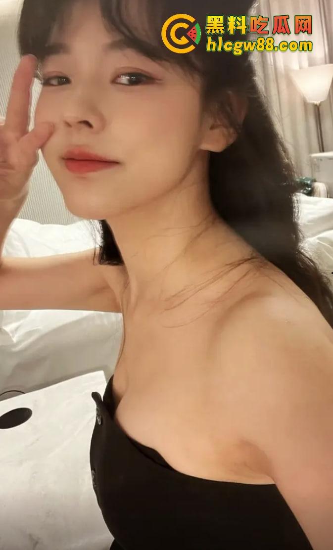 宅男女神『 沫子 』早期和榜一大哥啪啪视频流出,叫床浪到不行,小母狗本性暴露无遗!-10