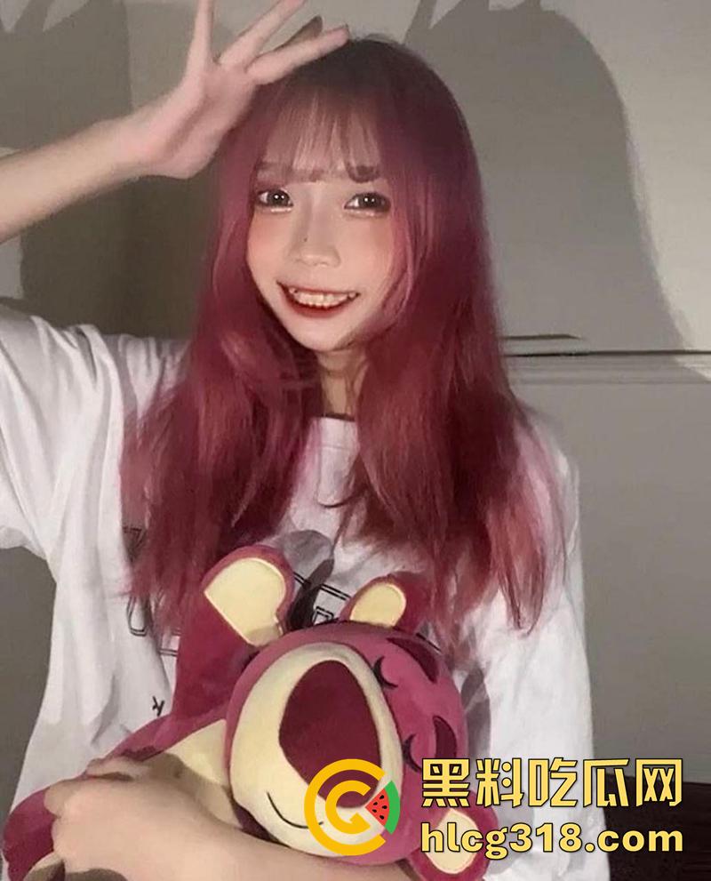 山西大学异物癖母狗【王思琴】，只要一看到粉色就会发骚，一个粉色尾巴肛塞，就能把她变成性奴！-4