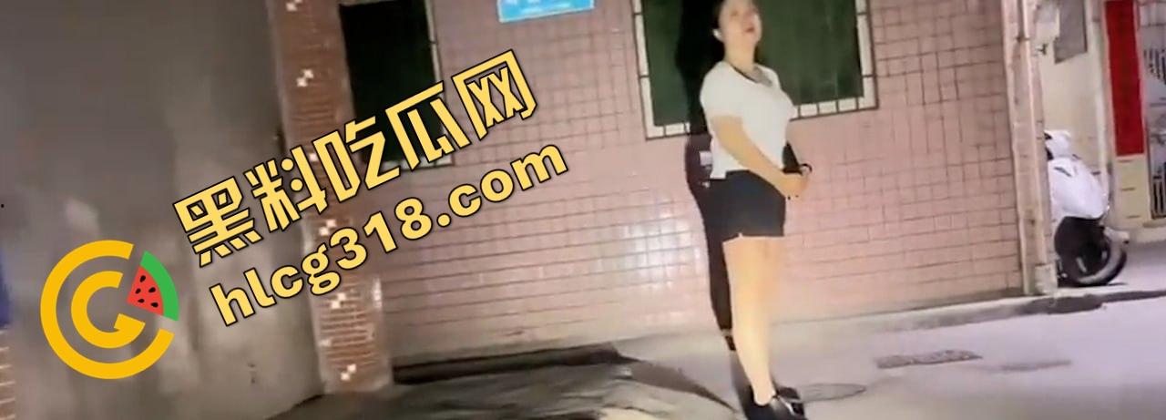 代驾小哥走错路，误入广州快餐洞洞乐街，5分钟看到20个站街妹，还有人主动贴窗舔门把，狼友们你们懂？-7