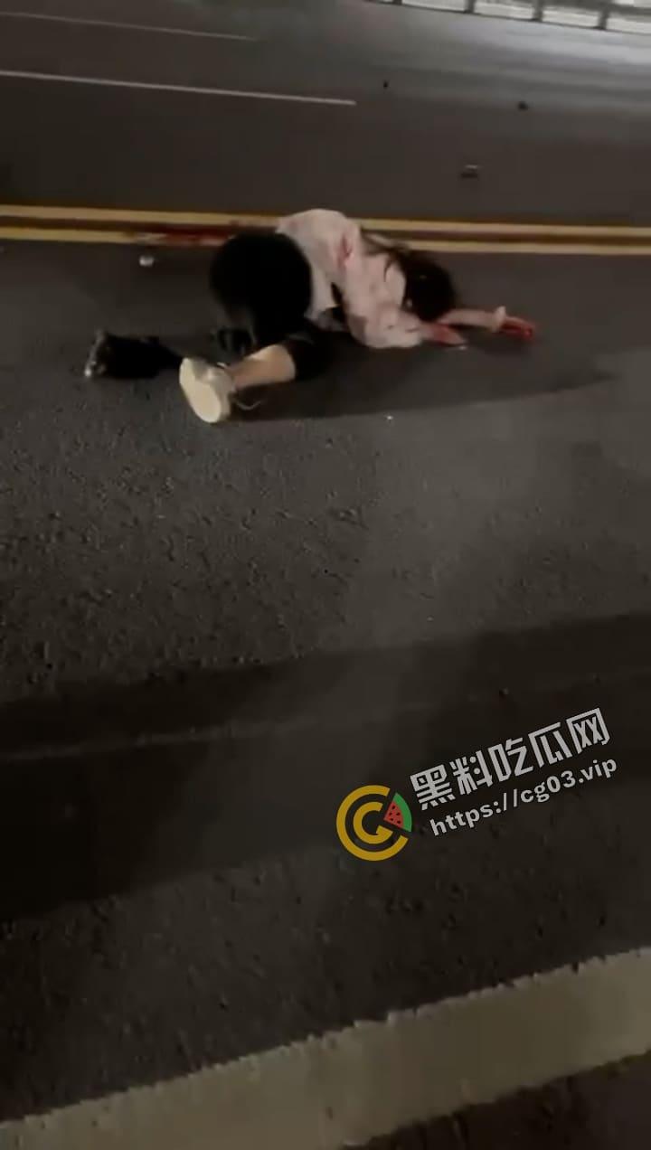 现在机车老妹太猛了 以身实践骑士精神  试试就逝世！-8