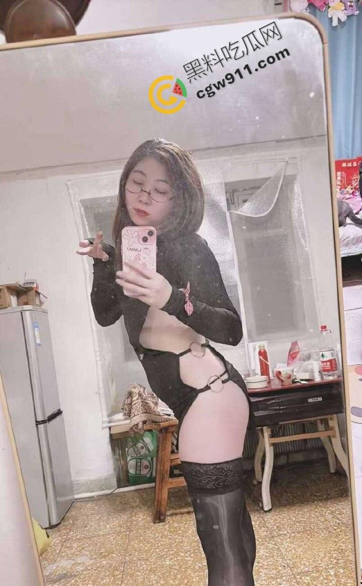 齐齐哈尔骚浪护士【王雪】约炮流出：巨乳翘臀勾魂夺魄，肉棒深吞求精液灌喉，内射小穴特写展示-10