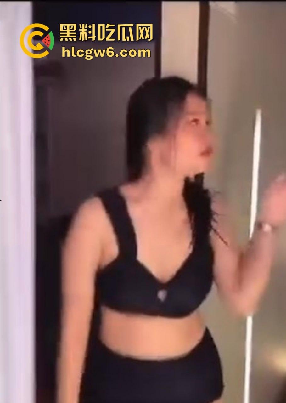 泰国一楼一凤的销魂服务！萨瓦迪卡后直接三角裤验货，美金掏出来鸡巴就能放进去马杀鸡！-7