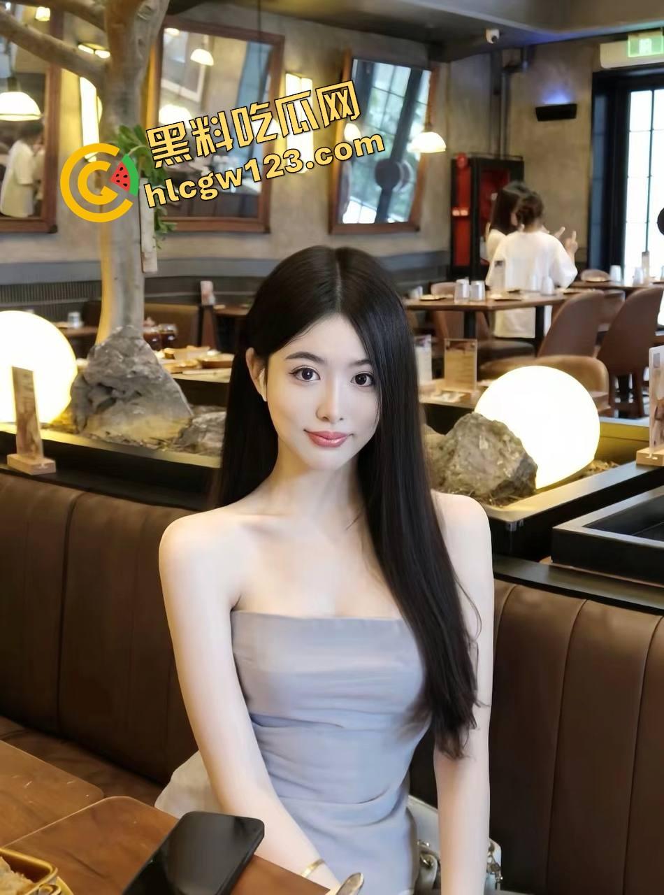 约炮大神睡白袜长靴学姐镜前舔棒到爆炸,黑丝足交舔得肉棒发烫秒杀全场,骚穴深处被顶炸!-5