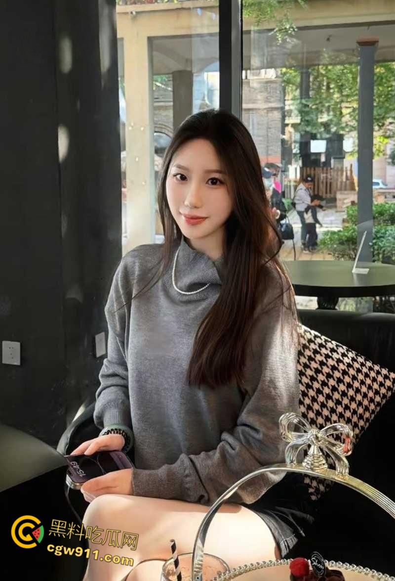 保定理工校花 【徐丽颖】，约炮成瘾玩情趣调教，穿JK戴狗链被爆操颜射吞精，堪称校园公交车随便上！-1