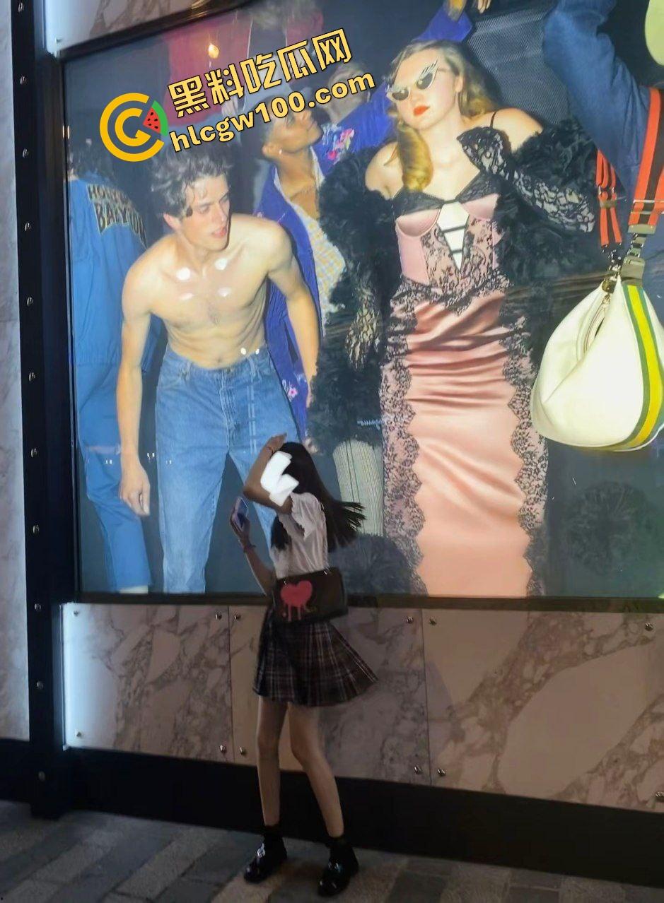 四川传媒学院清纯舞蹈生反差骚逼【毛雯怡】下海约操哥哥 JK后入白虎嫩穴 无套内射白浆直泄！原创独家流出！-1