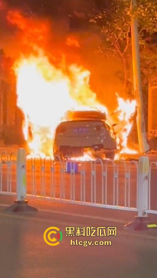 青环路情侣喝高出车祸！车子着火侧滑惨剧，男的逃生，女的被烧死让人唏嘘！-8
