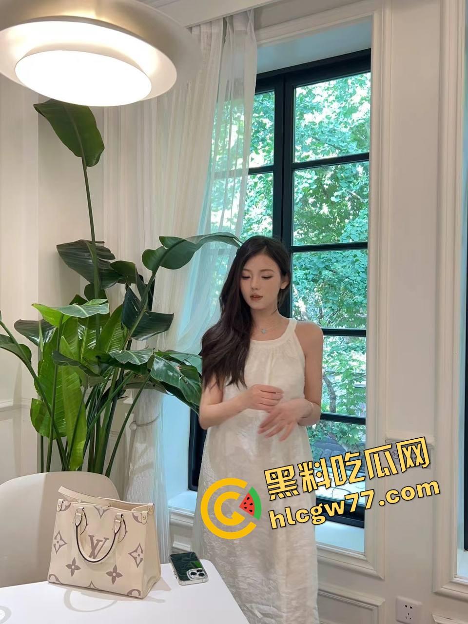 南京大学情侣，眼镜妹口交视频全网流出，戴眼镜求颜射，配合度骚得像精子导航仪！-5