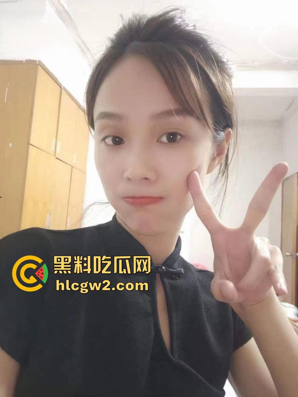 福建【郑雨桐】人妻反差震惊众人 表面端庄贤惠 私下性瘾超大 天天背着老公出去当出轨母狗！-7