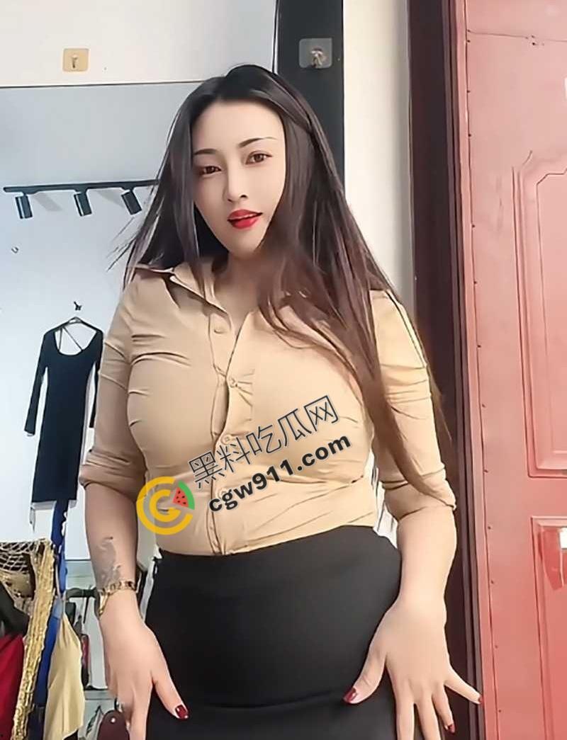 抖音网红熟女【宝贝呀】与金主激情视频流出！骚媚撩人，巨乳肥臀，年过40私处竟如少女般粉嫩，金主狂玩不已-5