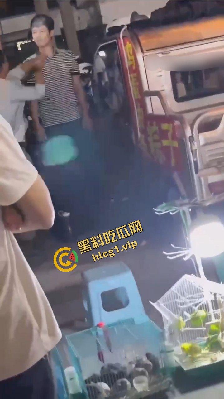 山东潍坊高密砍人事件！因夜市摊位起争执 一言不合一刀封喉！血腥慎点！-10