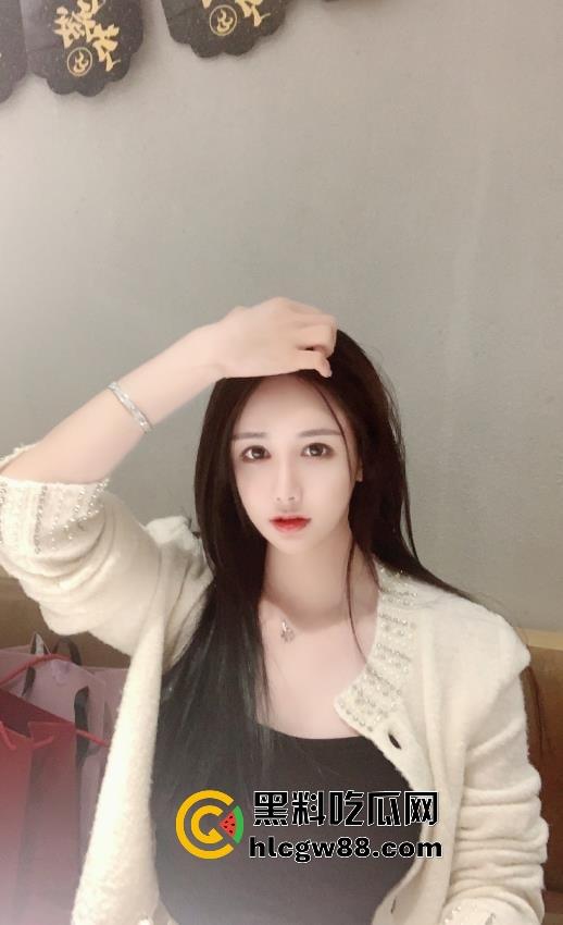 中经贸学院巨乳校花【李雅】挺翘巨乳勾魂荡魄，嫩穴道具插得淫水四溅，跟男友啪啪干得昏天黑地！-9