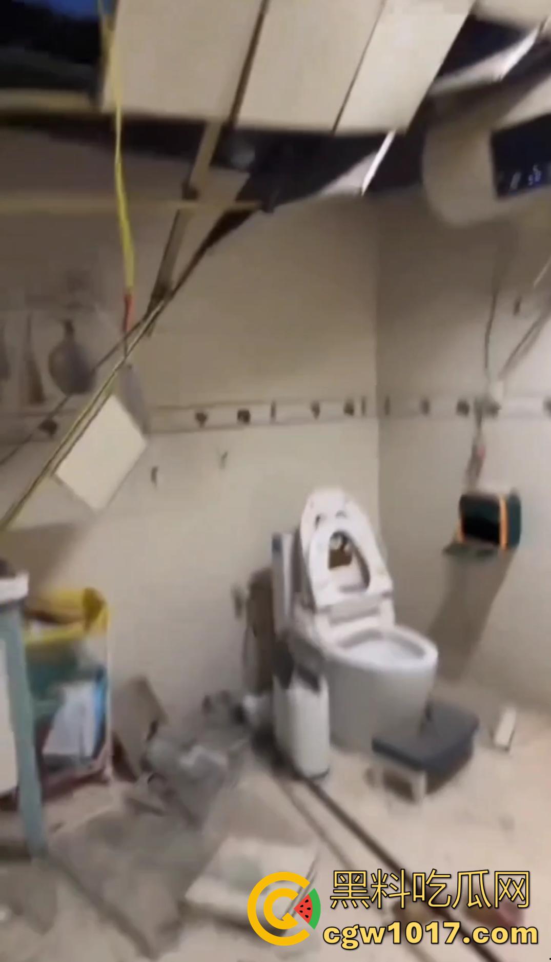 安徽亳州赵桥乡爆炸惨案只因为村名非法烟花销毁失控造成！卢天庙小学附近的建筑坍塌受损不一 造成4人重伤！-5