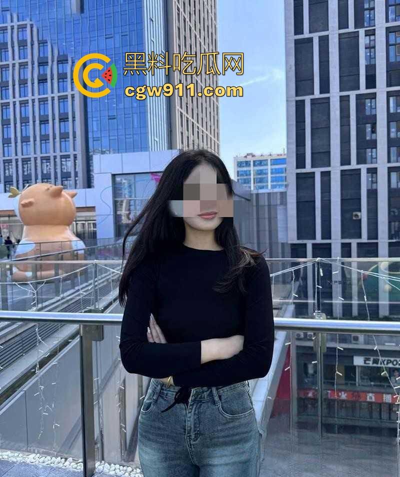 刚刮完毛后白虎堂姐，疯狂被我抽插骚逼后入，爽到高潮迭起淫叫不断，面对这身材无法自拔啊！-2