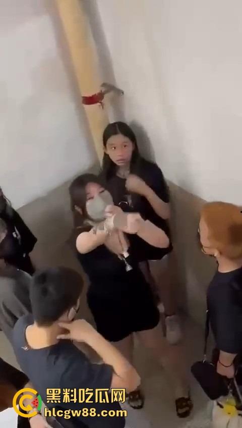 香港少女遭童党围殴，被十几人包围狂扇耳光，事隔半年才敢报警，霸凌太嚣张了吧？-1