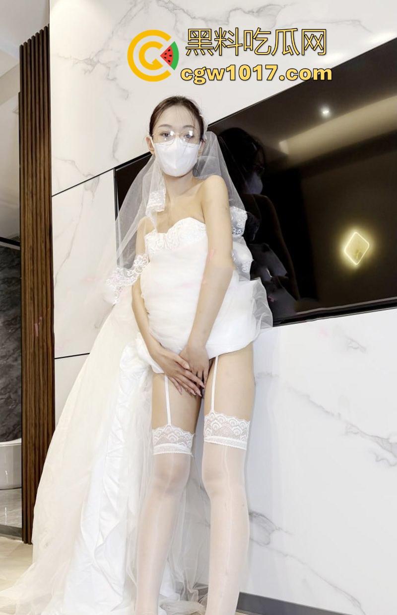 快手御姐网红【媚娘白玉花】最新私密视频曝光，大尺度换衣擦边，雪白肌肤粉嫩诱人美到窒息，释放原始欲望！-4