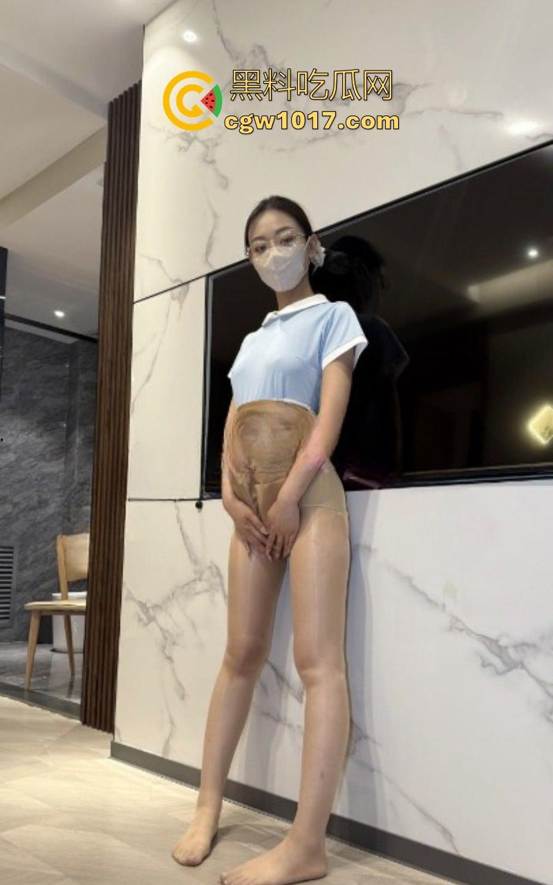 快手御姐网红【媚娘白玉花】最新私密视频曝光，大尺度换衣擦边，雪白肌肤粉嫩诱人美到窒息，释放原始欲望！-11