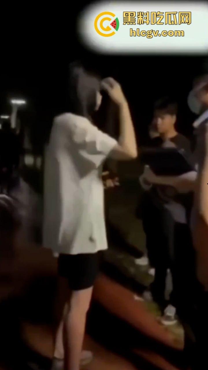 江苏醉酒老流氓起色心 猥亵夜跑女生发酒疯 女生：害怕极了！-5