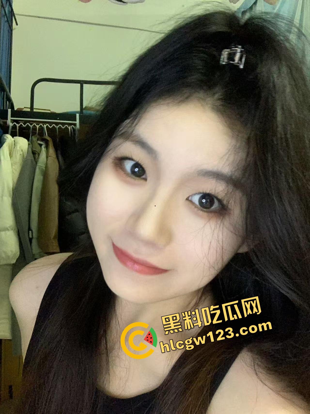 海角乱伦大神 爱吃雪糕啊 亲哥哥半夜帮我煮面吃 我蹲着吃他下面鸡巴！-3