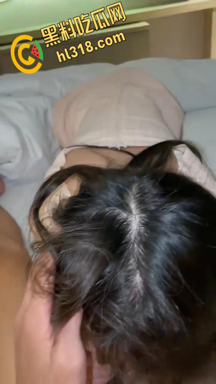 颜射口交合集，超多高颜值反差婊深喉口交，个个都技术精湛，把屌放进嘴巴就是享受 !-5