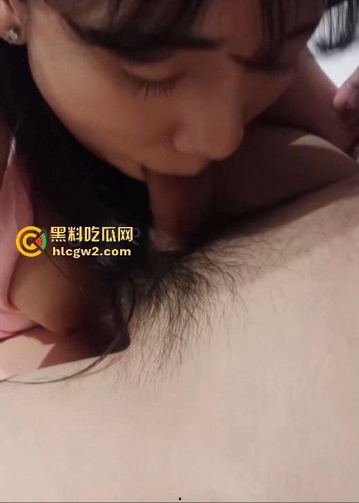 郑州艺术职业大学大长腿模特【宦嘉】酒店遭摄影师潜规则 口爆全程无毛白虎没操到 摄影师哭崩在厕所！-9