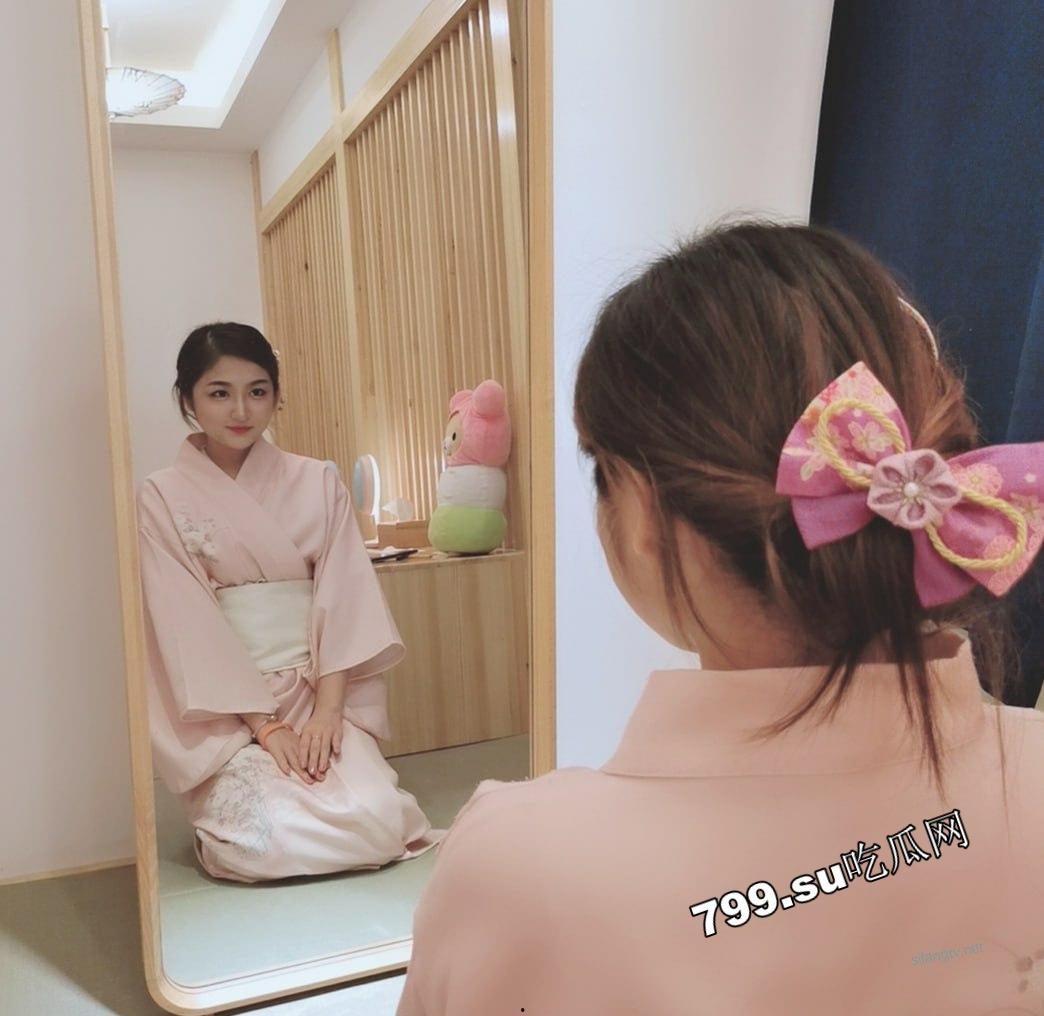 【高端泄密】胡子哥 爆操 上海交通大学研究生 梁惠敏 膝盖都破了-7