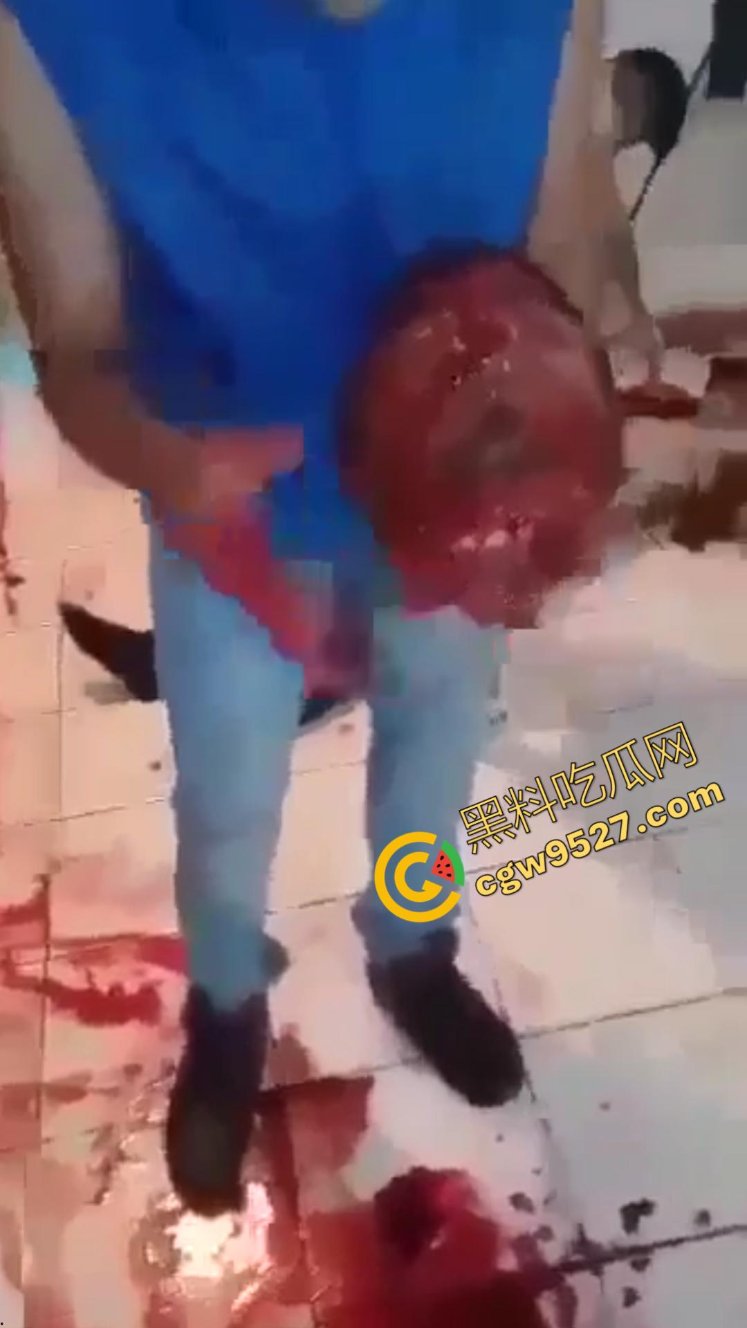 墨西哥毒枭血腥盛宴！场挖开心脏，还在跳动，把头割下来当球踢，现场血流成河，胆小者勿入！-7