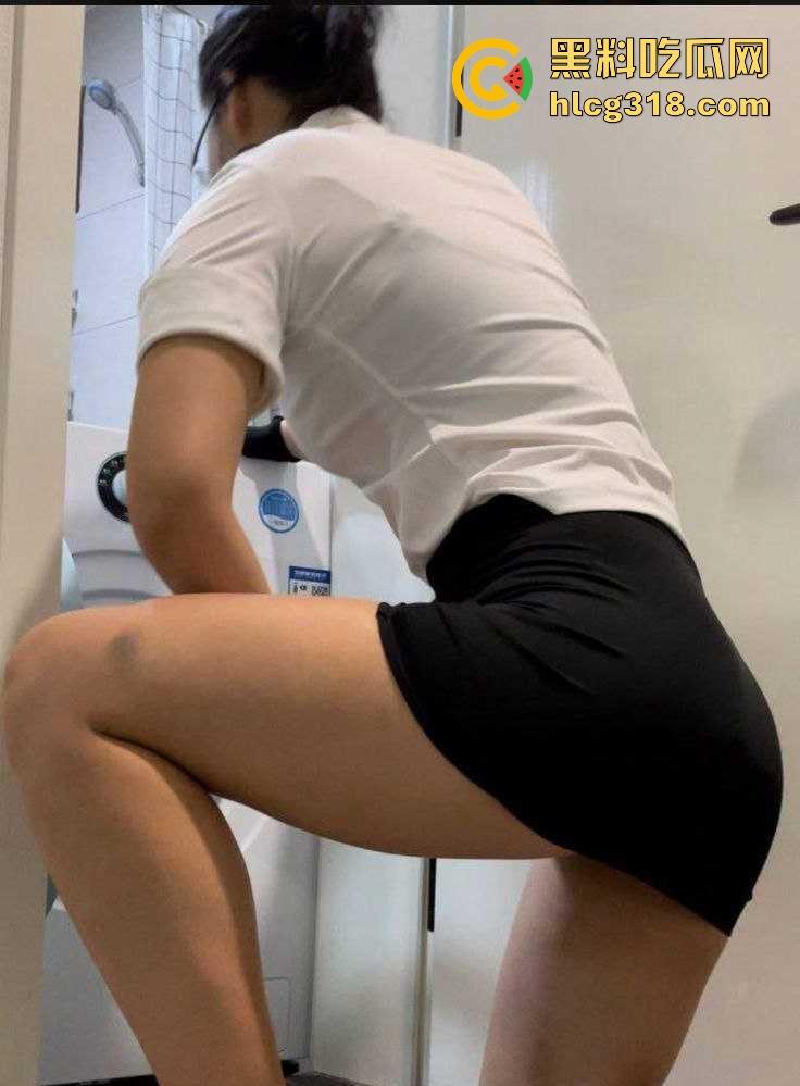 给大家带来点不一样的，举重肌肉猛女【RDan】丰臀巨乳马甲线，女人骚不骚看马甲线。-5