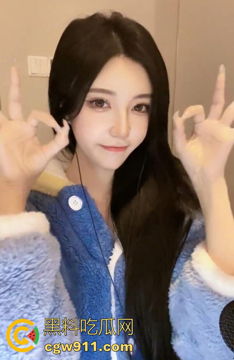 抖音13万粉网红【Wasasa】,逆天长腿尤物女神,流出两条与土豪秘密私约自拍短片,吃鸡技术超一流!-4