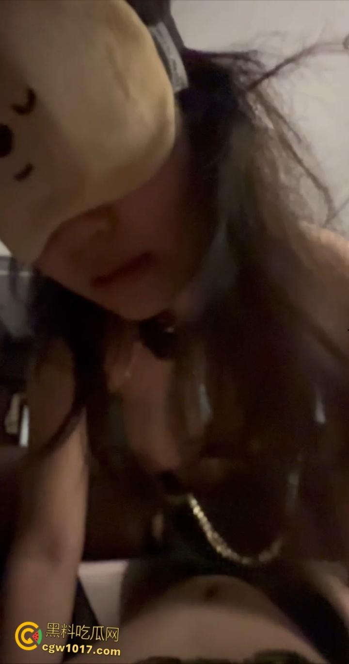 南昌御姐母狗【孙晓晴】，骚浪小母狗酒吧到处约炮，饥渴舔屌露脸挨操，蒙眼女上疯狂榨精，反差骚样堪称极品！-6