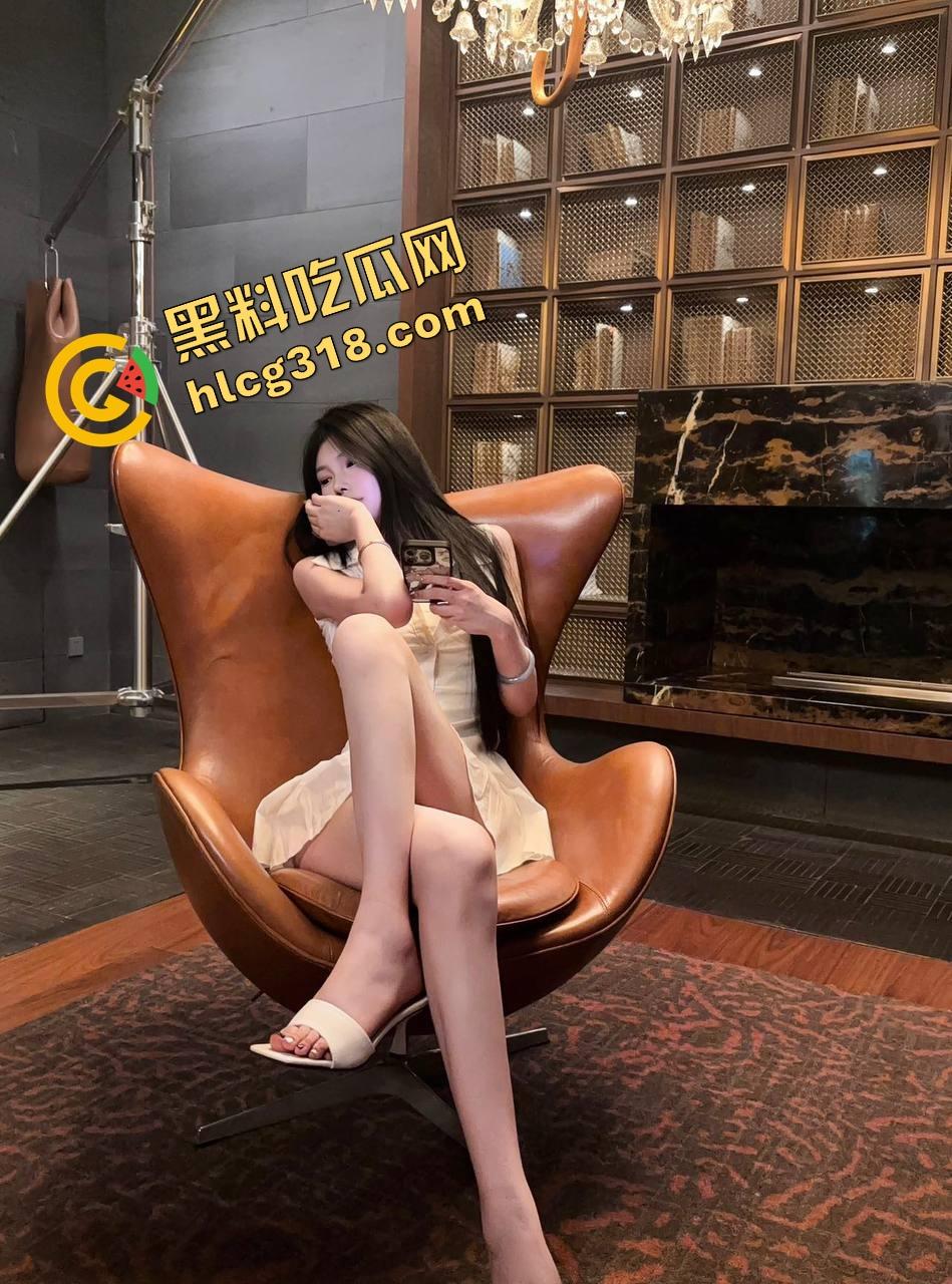 台妹无套内射口爆肛塞都会,牛奶袜一穿逼都骚出奶味,角色扮演玩到连自己是谁都忘了,天生就是被操的料!-2