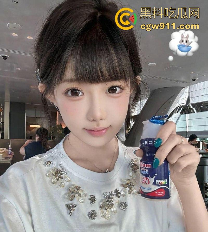 上海高颜值幼态反差婊【李文慧】长期给金主包养，口交深喉乳夹调教，女上骑乘榨精，全程甜美呻吟不断！-2