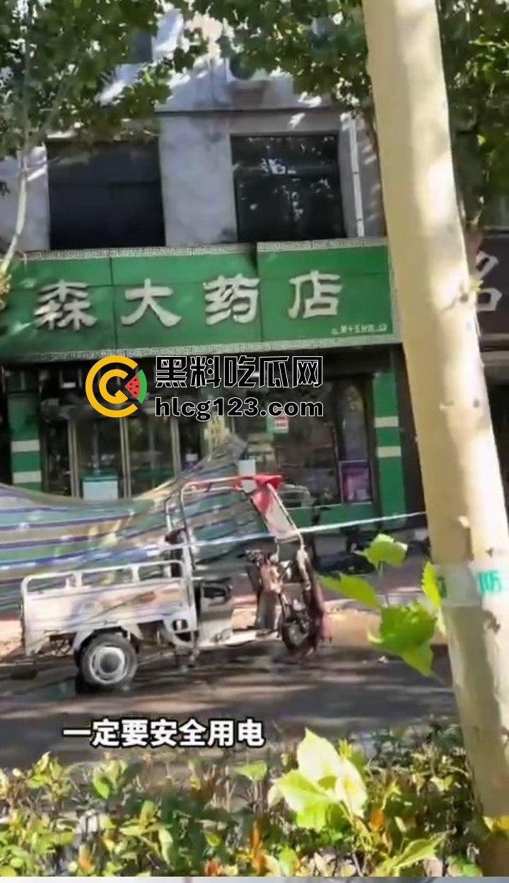 山东齐河财政局办公楼起火，黑烟滚滚直冲天！平账大圣这把火，坏账烂账都烧个干净！-8