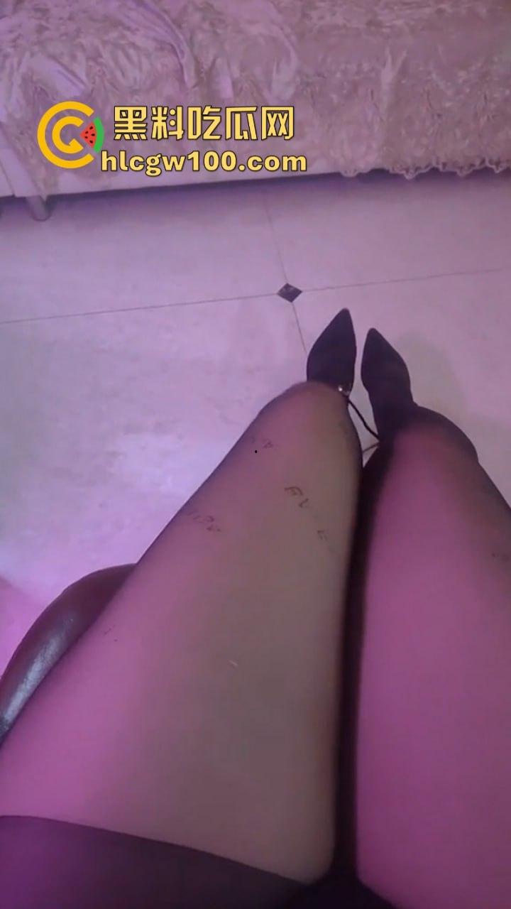 东北少妇快手【称心如意】私拍福利流出 骚舞自慰情趣内衣诱惑满满-4