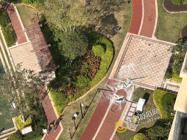 泉州万科小区  夫妻吵架点燃煤气罐引发爆炸 人当场从高层飞出 尸首分离！-7