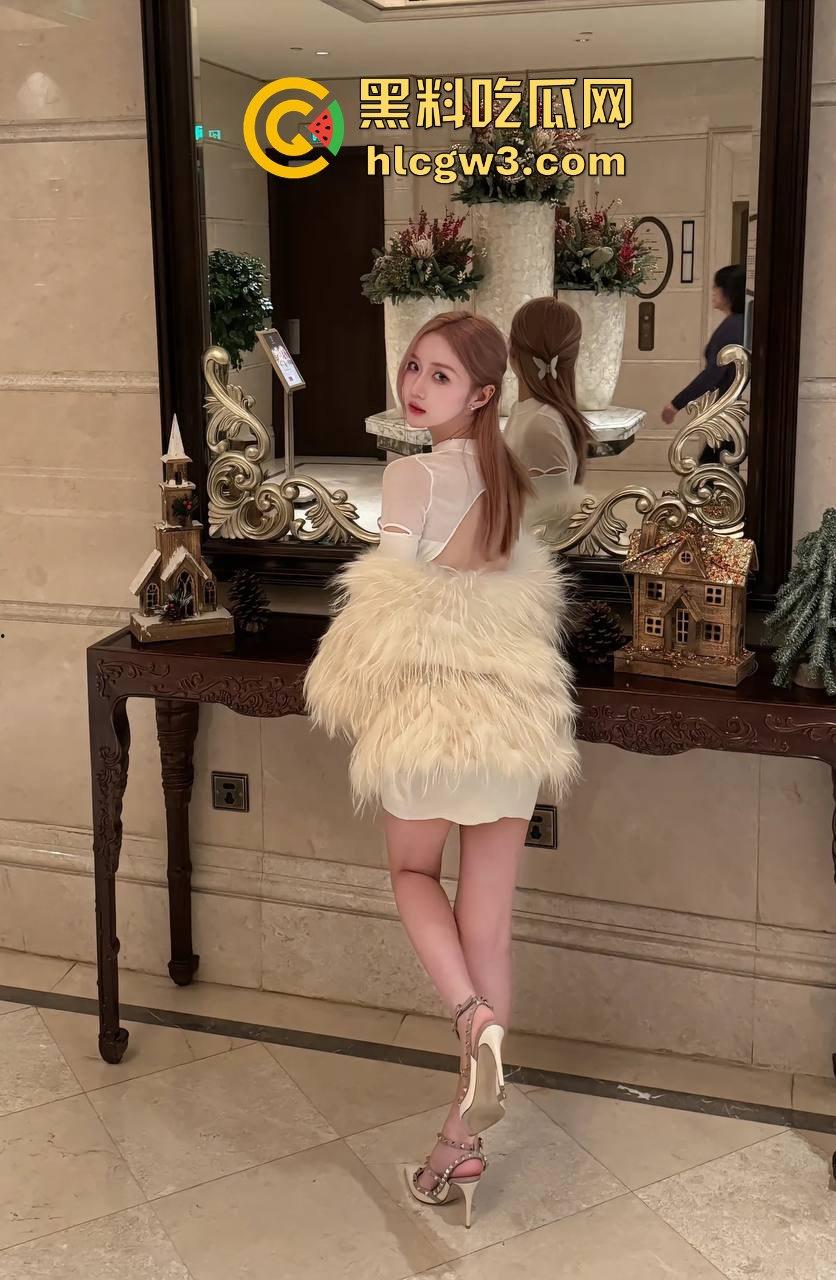 江苏网红脸骚母狗被猛攻！高颜值大胸白皮肤，金主爸爸后入猛操到崩溃，无套中出让沸羊羊心碎直掉泪！-15