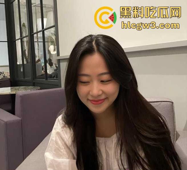 广州音乐学院女神【金依然】被富二代玩烂，内射视频全网疯传，穿开档丝袜任由抽插，直接成了移动肉便器！-1