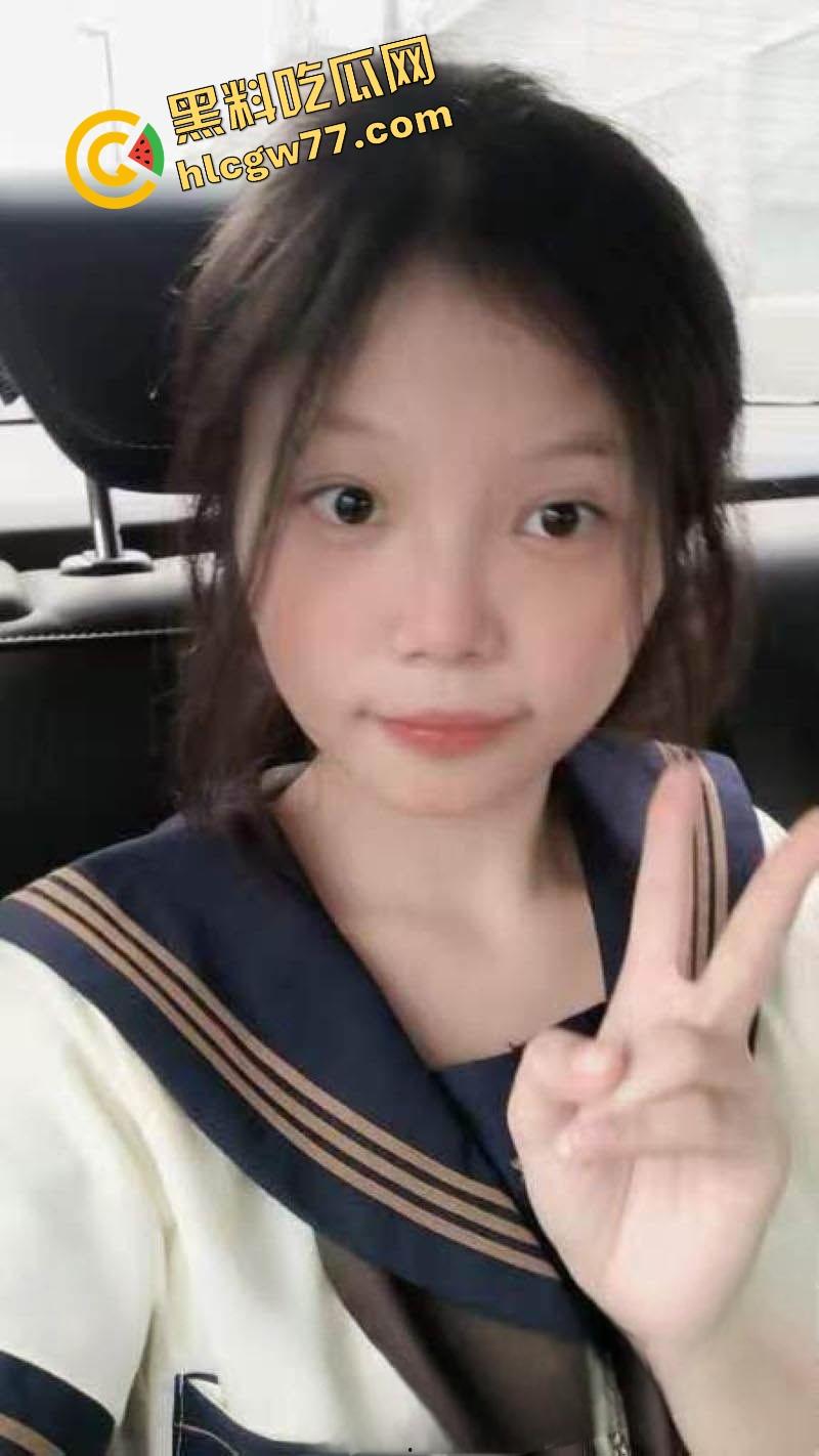 武汉传媒学院学生妹【李若晴】被炮友调教曝光 JK制服后入爆操 口交深喉技术一流！-3