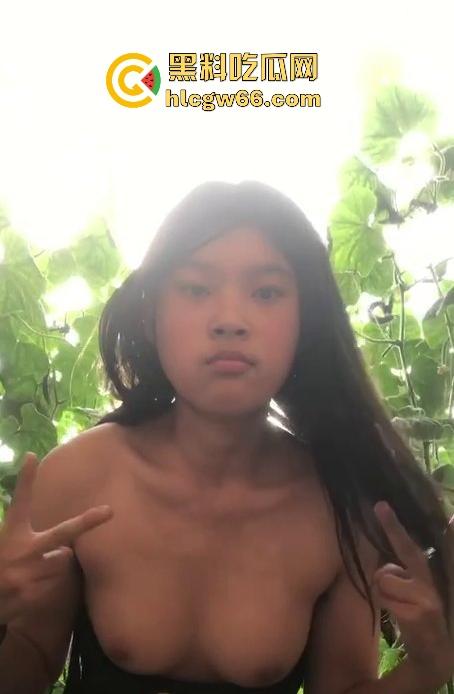 广西农村学生妹 付辛琳 遭金主远程调教 在自家菜地里惊险裸奔的视频被曝光 任务完成度很高!-4