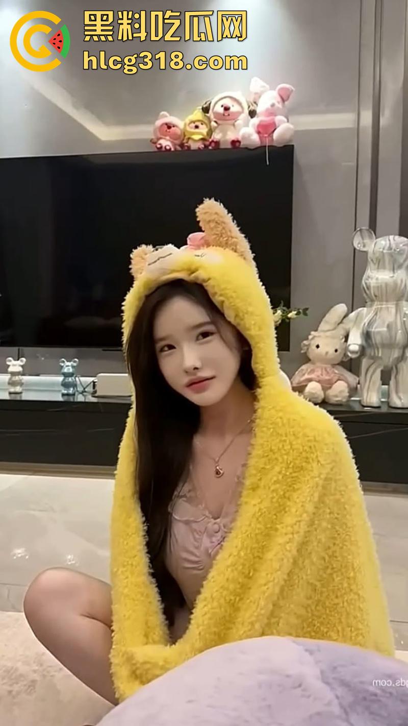 快手颜值女神【美羊羊】，白嫩巨乳配完美身材诱人之极，最新私拍流出，全程女上位伺候金主爸爸！-1